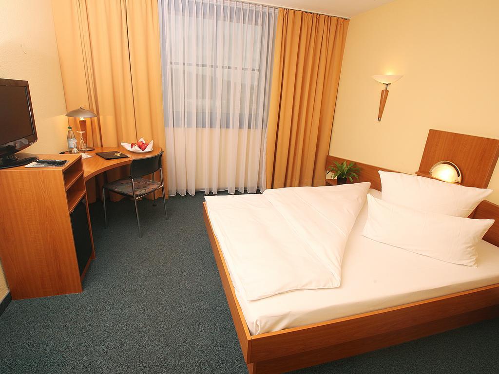 Transmar Travel Hotel Bindlach Bagian luar foto